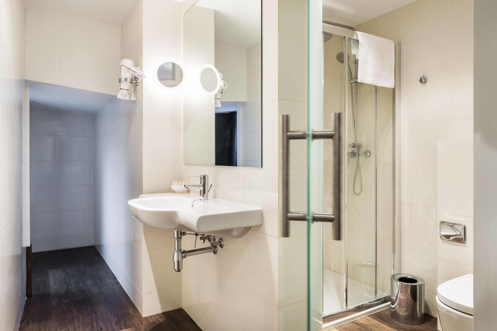 Garrett 48 Apartments ลิสบอน ภายนอก รูปภาพ